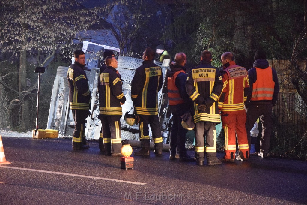 Container LKW umgestuerzt Koeln Brueck Bruecker- Dellbruecker Mauspfad P106.JPG - Miklos Laubert